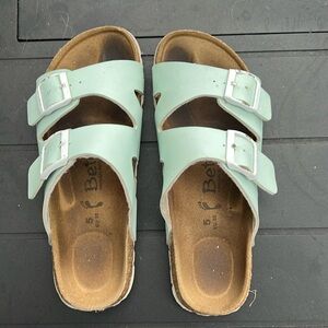 Girls sandals, good used condition.